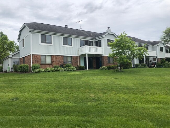 226 Arrowwood Ct, Unit 226 Arrowwood Ct unit D2