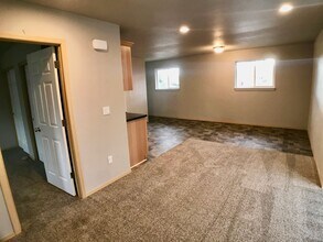 334-334 SW 12th St in Redmond, OR - Building Photo - Building Photo