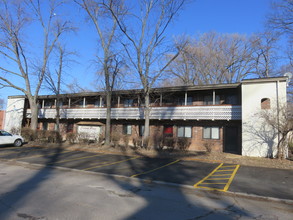 Cabana Place Apartment in St. Ann, MO - Foto de edificio - Building Photo