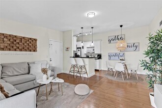9731 Hammocks Blvd in Miami, FL - Building Photo - Building Photo