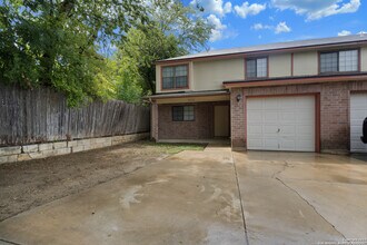 6102 Prince Charles in San Antonio, TX - Building Photo - Building Photo