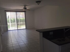 1387 Barcelona Way, Unit 12-6823 in Weston, FL - Building Photo - Building Photo