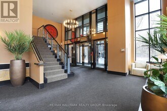 235 Kent St in Ottawa, ON - Building Photo - Building Photo