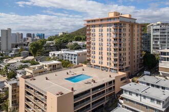 Maunaihi Terrace in Honolulu, HI - Building Photo - Building Photo