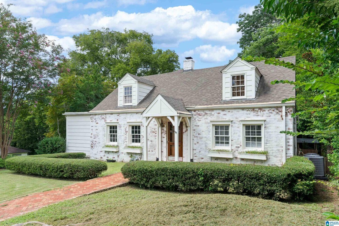 12 Montevallo Terrace in Mountain Brook, AL - Building Photo