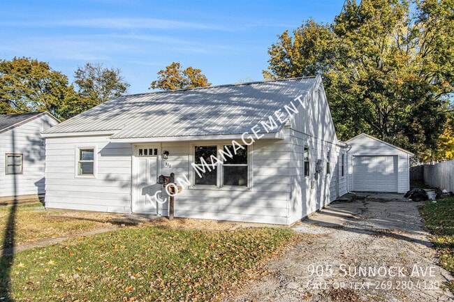905 Sunnock Ave in Kalamazoo, MI - Building Photo - Building Photo