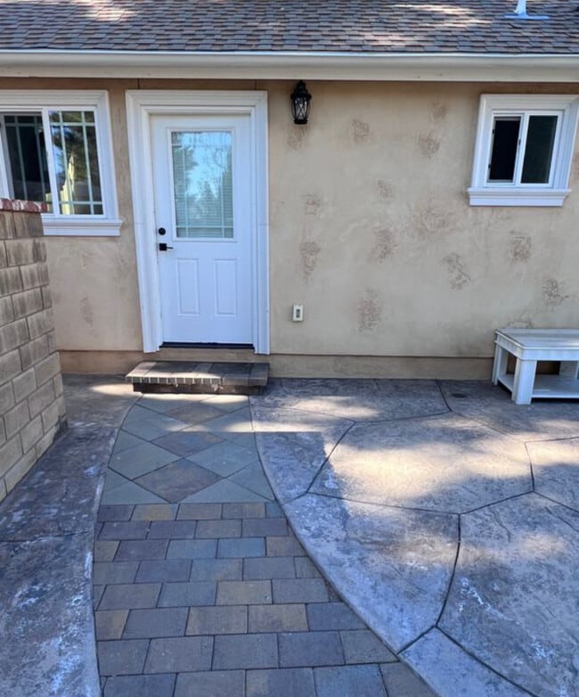 property at 28823 Kenroy Ave