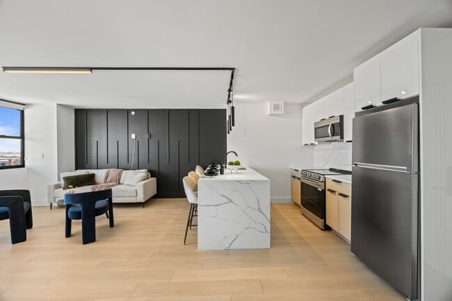 Cosmo440 Luxury Apartments in Newark, NJ - Foto de edificio - Building Photo