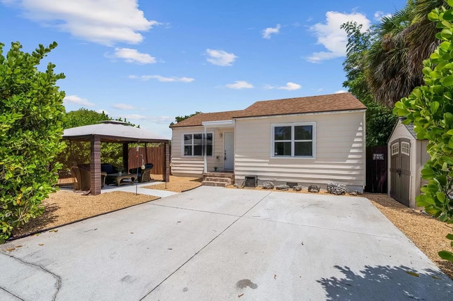 735 Franklin Rd in West Palm Beach, FL - Building Photo - Building Photo