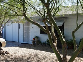 9213 North 11th St in Phoenix, AZ - Building Photo - Building Photo