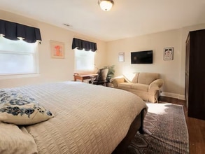 9605 Singleton Dr in Bethesda, MD - Building Photo - Building Photo