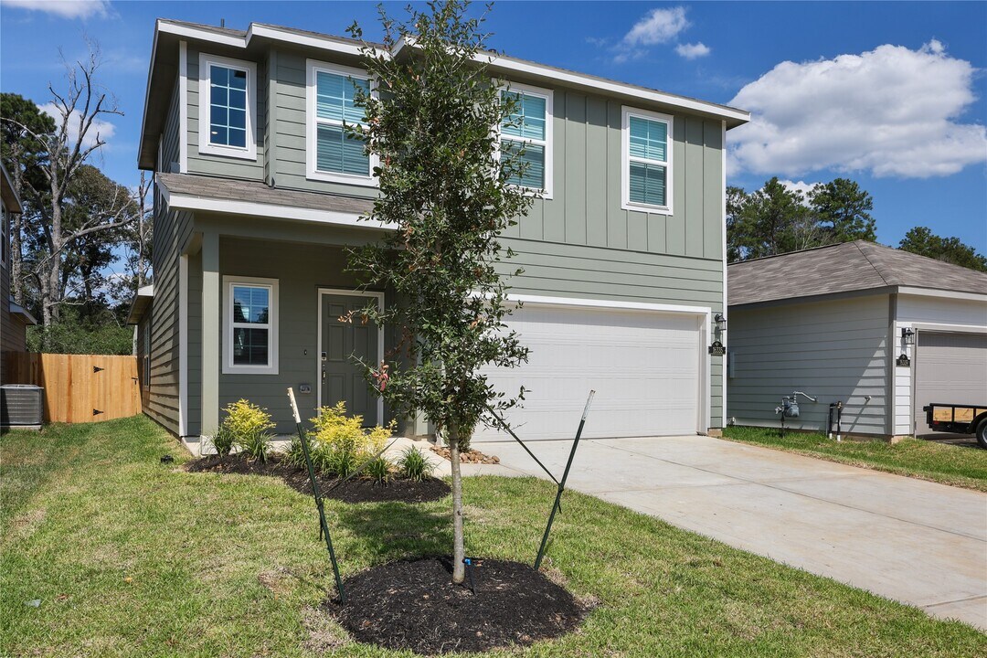 16335 Airborne Arch Ln in Porter, TX - Building Photo
