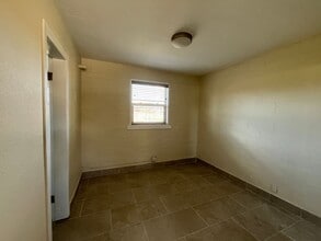 175 Johnson Dr in Bishop, CA - Building Photo - Building Photo