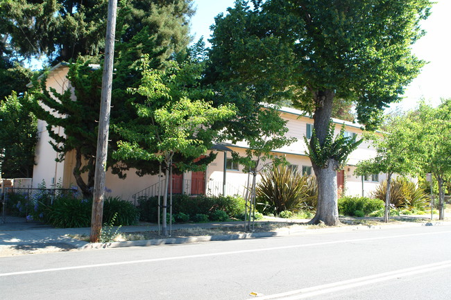 1002-1006 47th St in Emeryville, CA - Building Photo - Building Photo