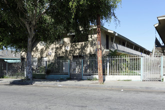 Burtonian Apartments in Lynwood, CA - Building Photo - Building Photo