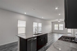 2021 Pine Stone Ln in Heartland, TX - Building Photo - Building Photo