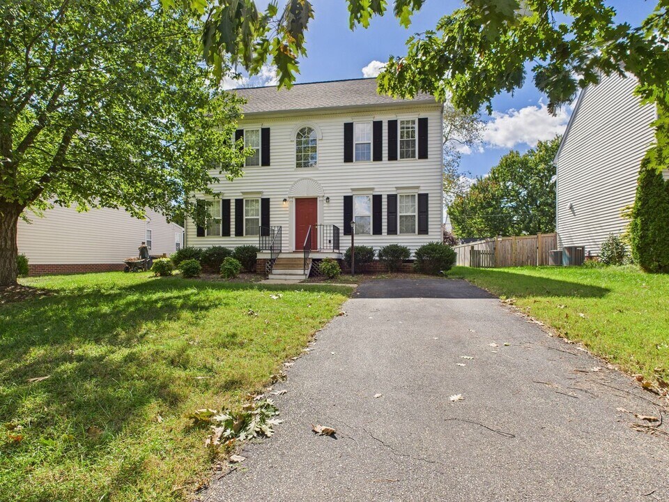 6911 Staunton Ave in Richmond, VA - Building Photo