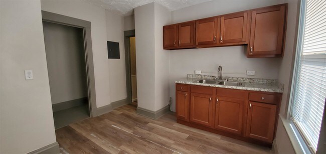 8208 Denison Ave-Unit -5 in Cleveland, OH - Building Photo - Building Photo