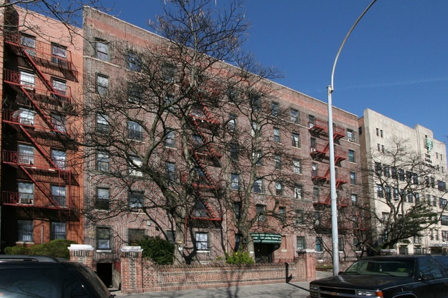 230 Ocean Parkway in Brooklyn, NY - Building Photo - Building Photo