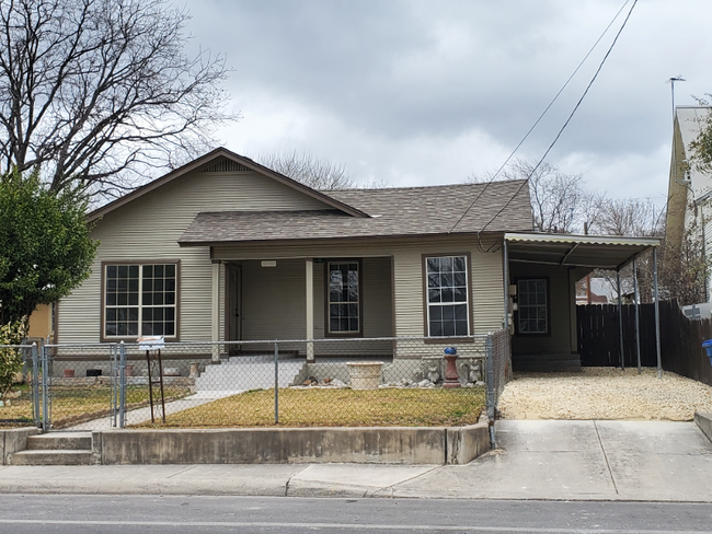 property at 1923 W Poplar St