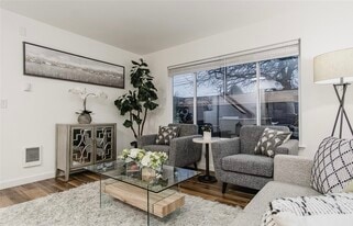 9250 15th Ave SW in Seattle, WA - Building Photo