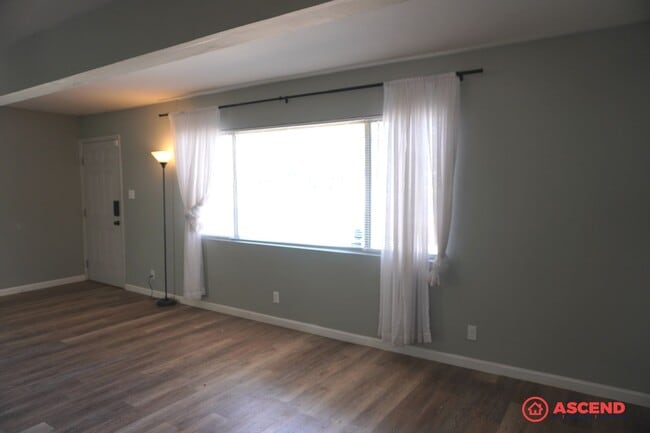 117 E Belle Ave in Bakersfield, CA - Building Photo - Building Photo