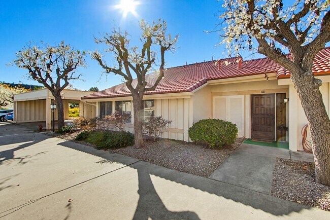 17440 Plaza Cerado, Unit 71 in San Diego, CA - Building Photo - Building Photo