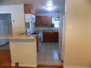 636 W Norwood Ct in San Antonio, TX - Building Photo - Building Photo