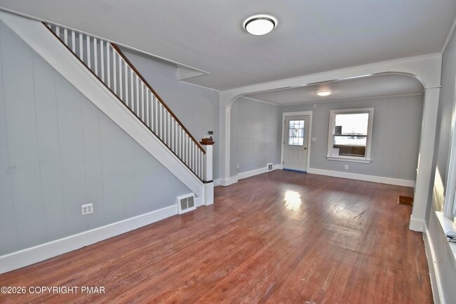 198 Grove St, Unit 1313 in East Stroudsburg, PA - Building Photo - Building Photo