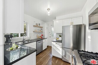 948 20th St in Santa Monica, CA - Building Photo - Building Photo