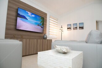 14361 SW 31st St in Miami, FL - Building Photo - Building Photo