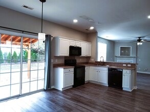 16127 Circlegreen Dr in Charlotte, NC - Building Photo - Building Photo