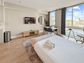 626 N Delaware Ave in Philadelphia, PA - Building Photo