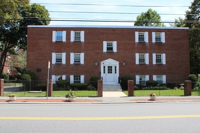 276 Albion St, Unit 24 in Wakefield, MA - Building Photo - Building Photo