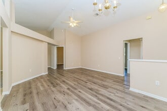 28246 Tall Grass Dr in Zephyrhills, FL - Foto de edificio - Building Photo