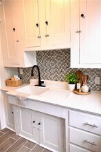 123 Cottage St. in Pawtucket, RI - Foto de edificio - Building Photo