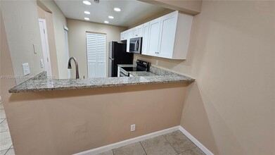8048 NW 41st Ct in Sunrise, FL - Building Photo - Building Photo