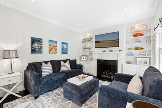 146 Coopers Farm Rd in Southampton, NY - Building Photo - Building Photo