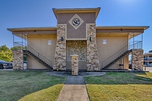 Spanish Cove: Under New Management! in Dallas, TX - Building Photo