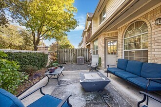 6426 E Linpar Ct in Houston, TX - Building Photo - Building Photo