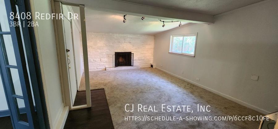 8408 Redfir Dr in Berkeley, MO - Foto de edificio