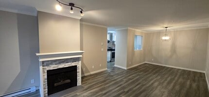 2357 Whyte Av in Port Coquitlam, BC - Building Photo - Building Photo