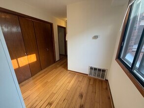 7412 N Western Ave in Chicago, IL - Building Photo - Building Photo