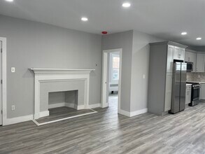 121 W Chester St in Long Beach, NY - Building Photo - Building Photo