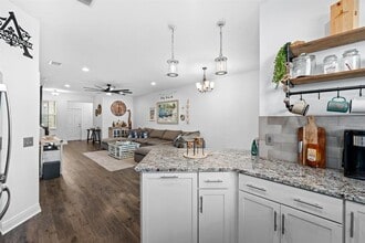 2444 Foggy Creek Cir in Clearwater, FL - Building Photo - Building Photo