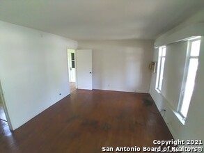 538 Dresden Dr in San Antonio, TX - Building Photo - Building Photo