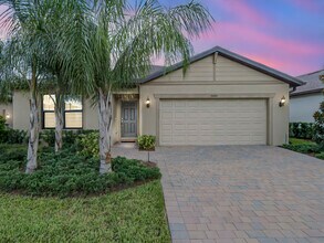 5204 Jasper Square in Vero Beach, FL - Building Photo - Building Photo