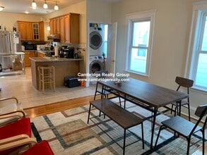 14 Bay State Ave, Unit 2 in Somerville, MA - Building Photo - Building Photo