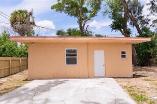 902 Marshall St in Clearwater, FL - Building Photo