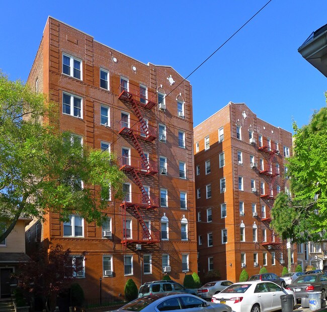 1680 E 22nd St in Brooklyn, NY - Foto de edificio - Building Photo